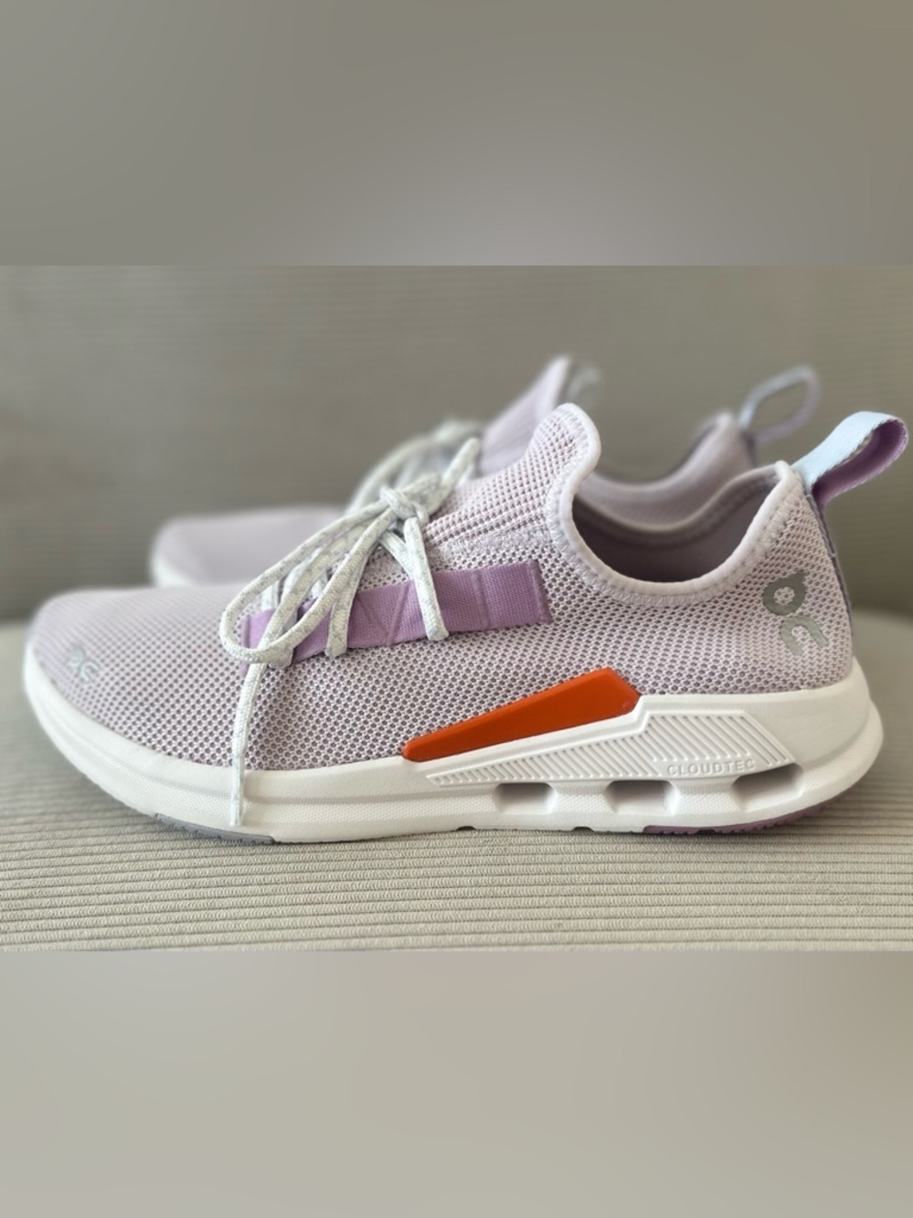 On Running Women’s On Cloudeasy sneakers in the Orchid/Lavendula size 9.5 - Picture 3 of 10